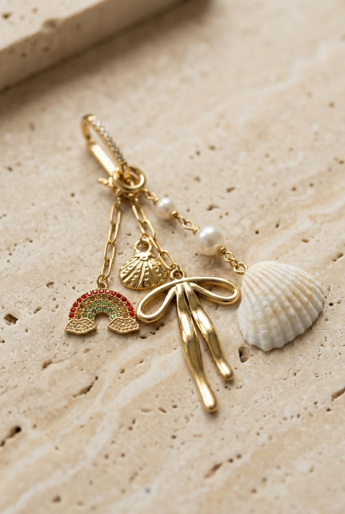 TAŞLI FIYONKLU CHARM GOLD