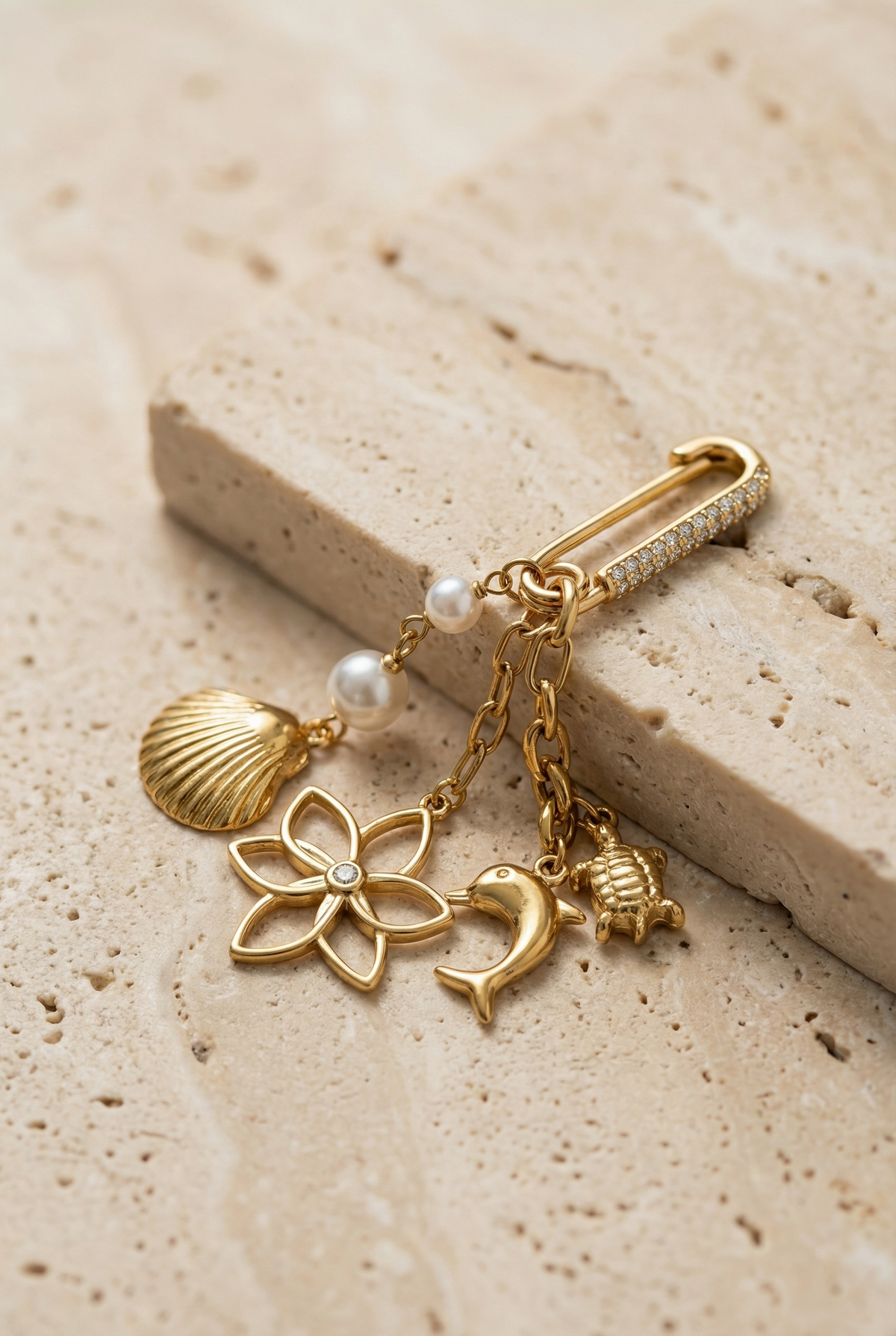 TAŞLI ÇİÇEKLİ CHARM GOLD