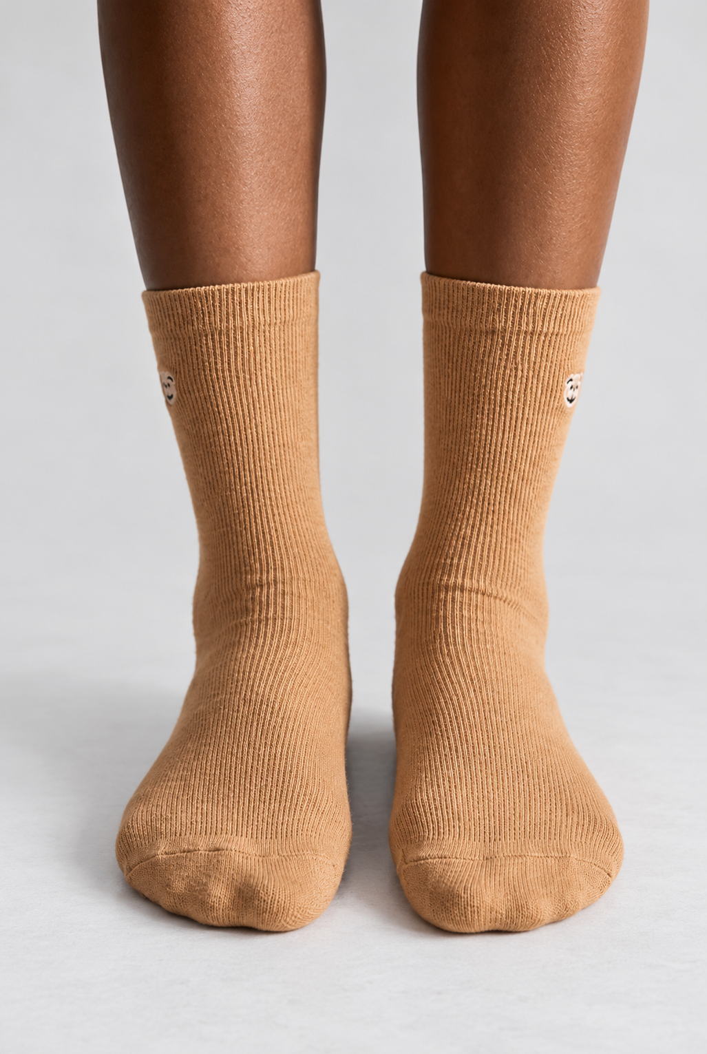 EMBROIDERED UNISEX ANKLE SOCKS BEIGE