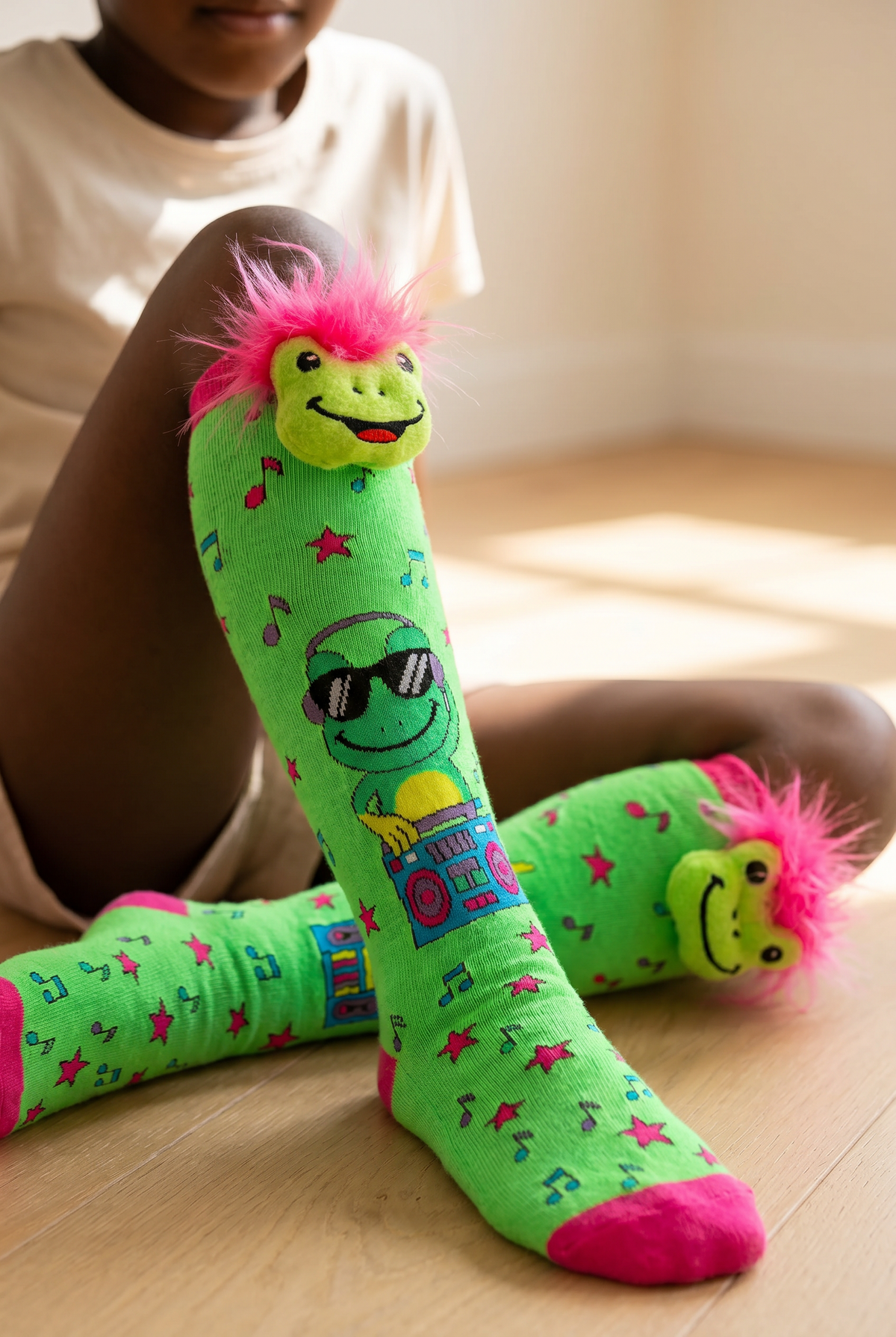 FROG PATTERNED ACCESSORIZED CHILDREN'S KNEE-HIGH SOCKS MIX