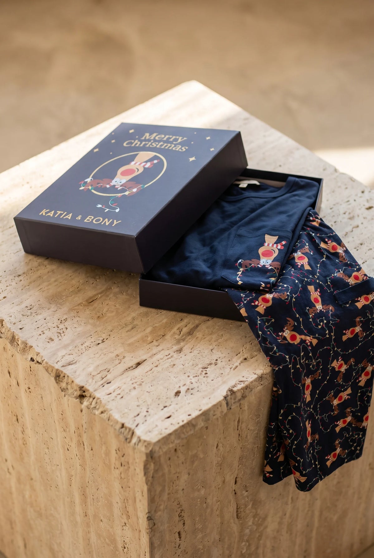 DEER BOXED NEW YEAR MEN PYJAMAS SET NAVY