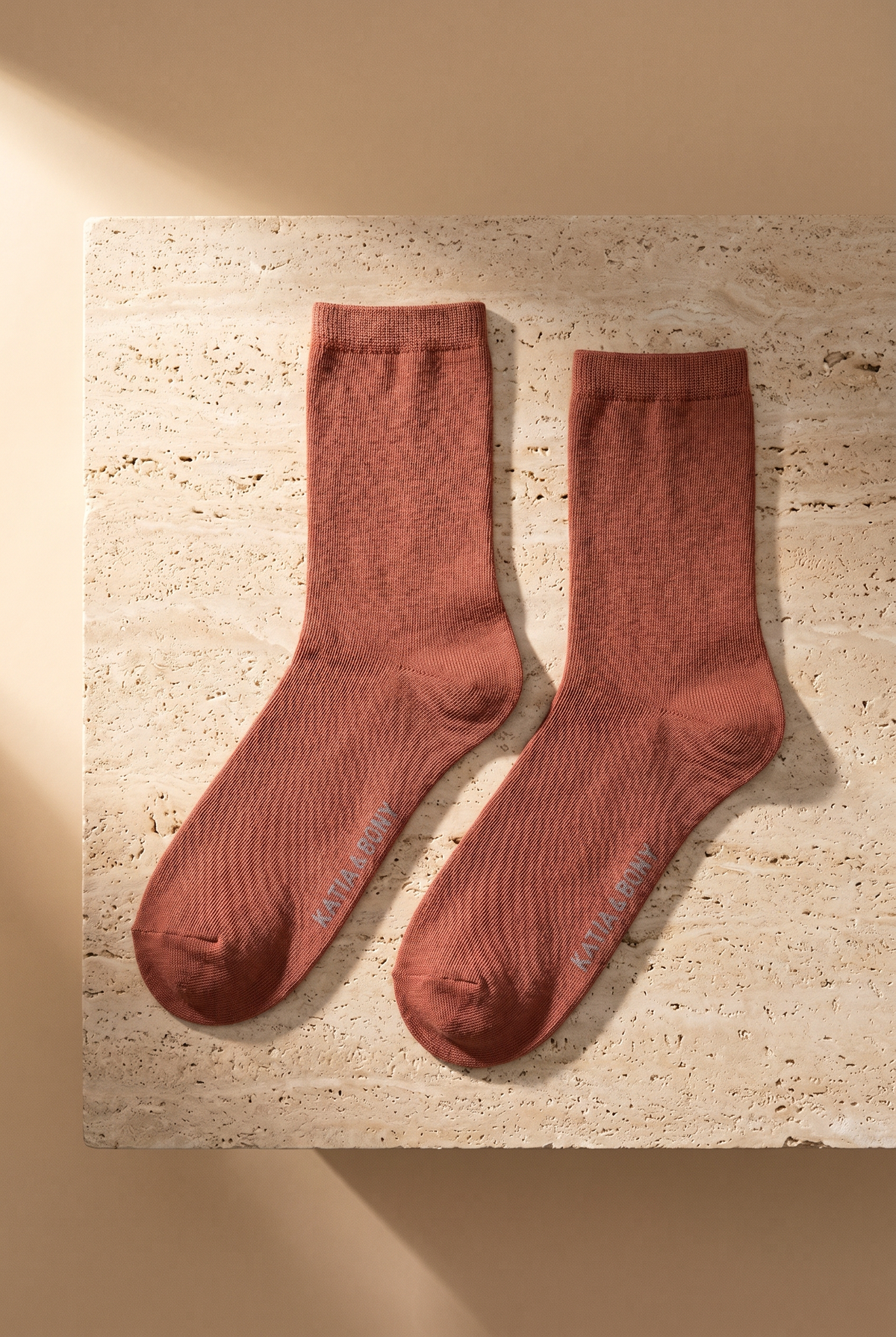 FAMILY WOMEN BASIC SOCKET SOCKS BROWN