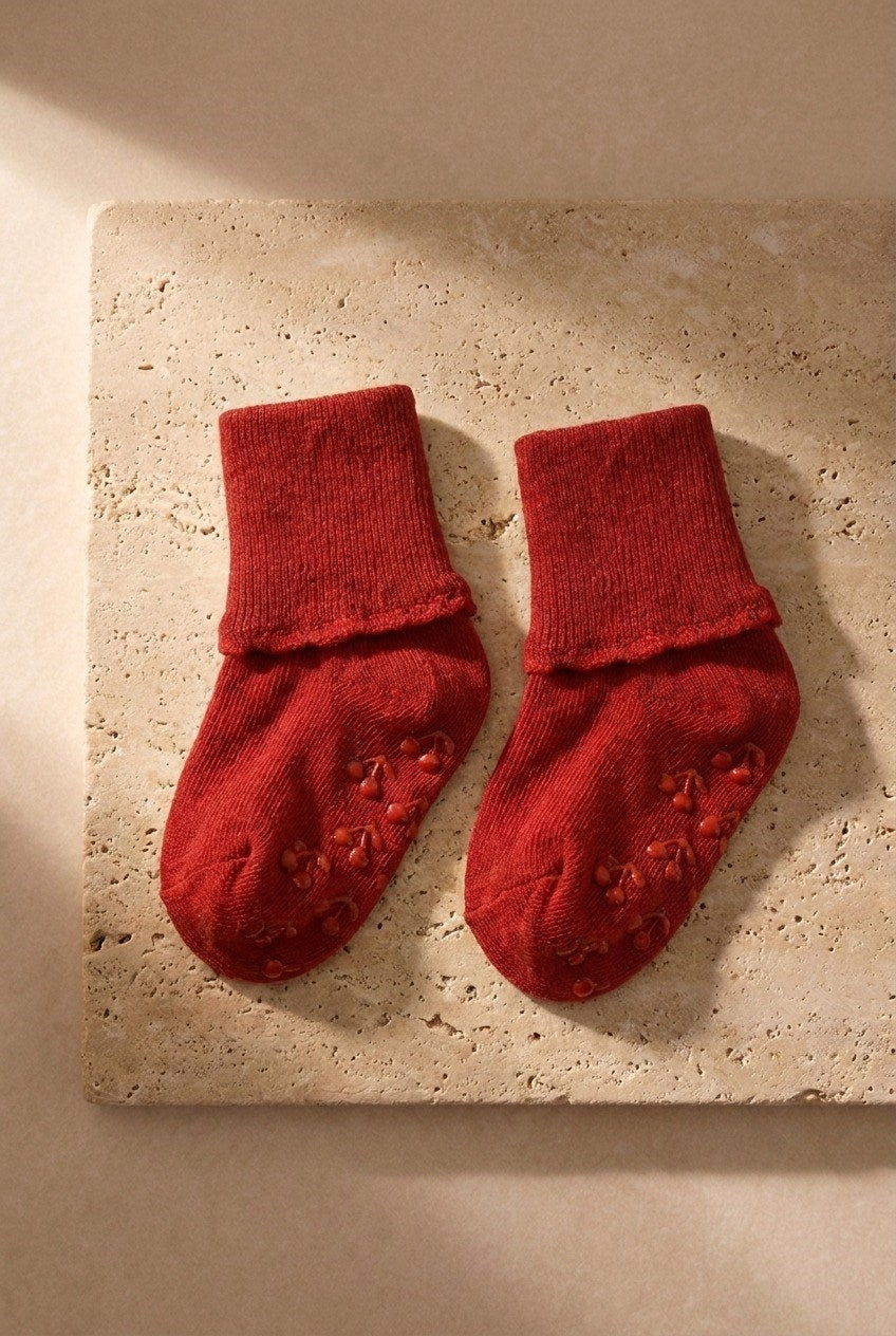 2PCK CHERRY BABY STEP SOCKS WHITE-RED