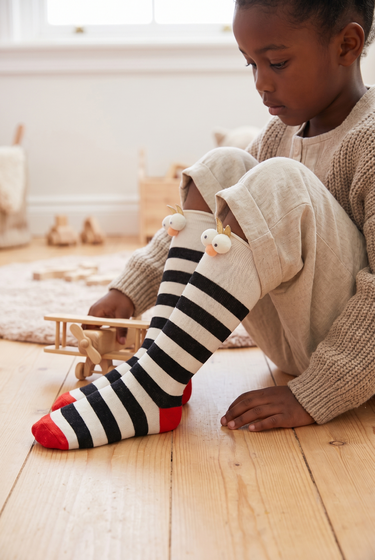 3D EYES GIRLS KNEEHIGH SOCKS ECRU