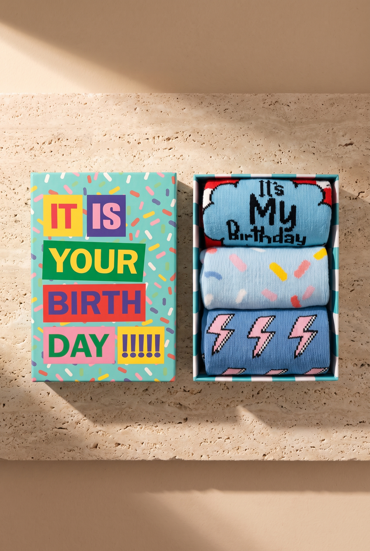 3PCK BIRTHDAY BOXED UNISEX SOCKS MIX
